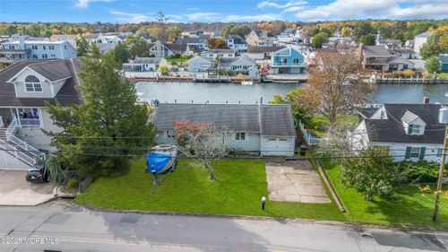 64 Harbor Inn Rd, Bayville, NJ, 08721-3560 | Card Image