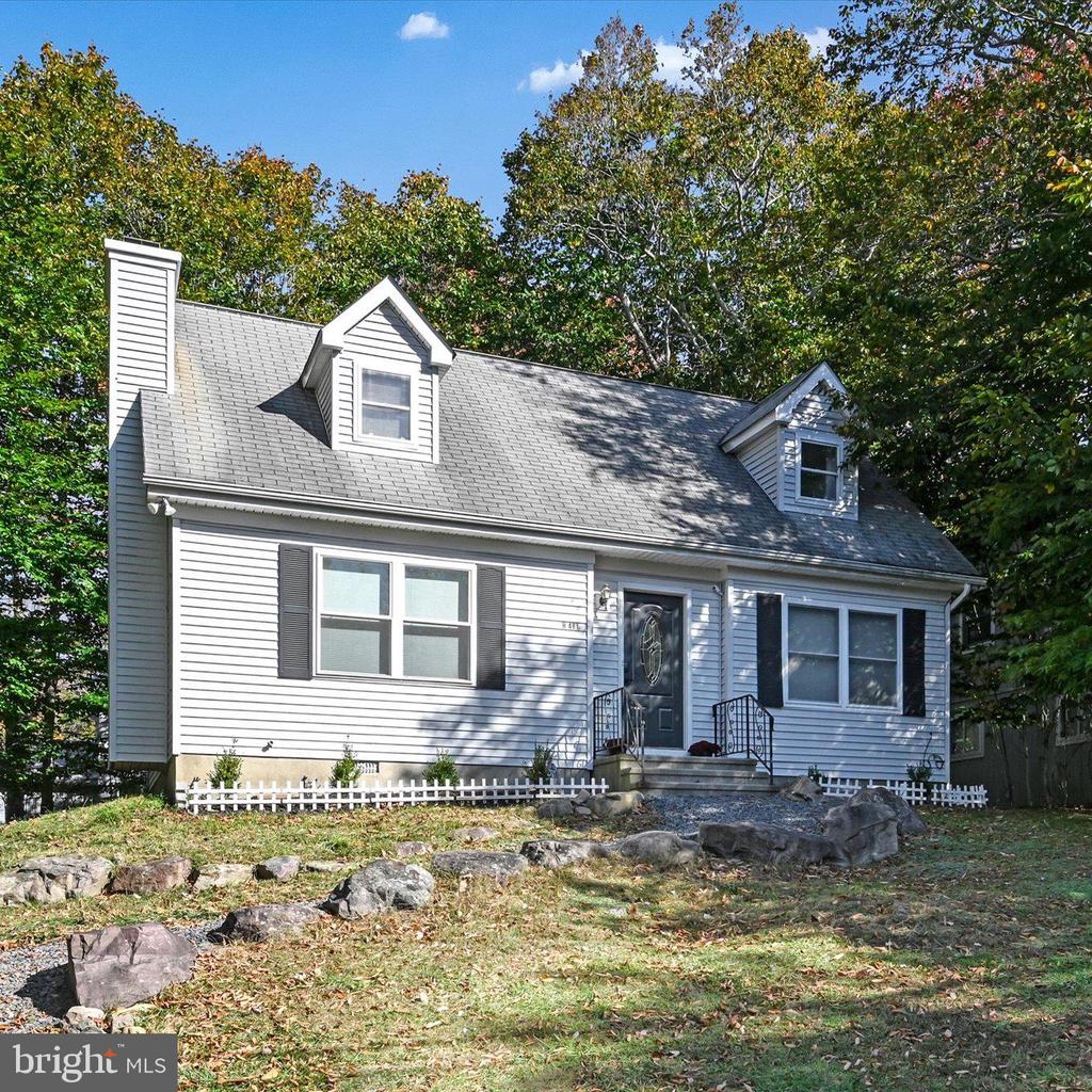 Bumble Bee Way, Tobyhanna, PA 18466