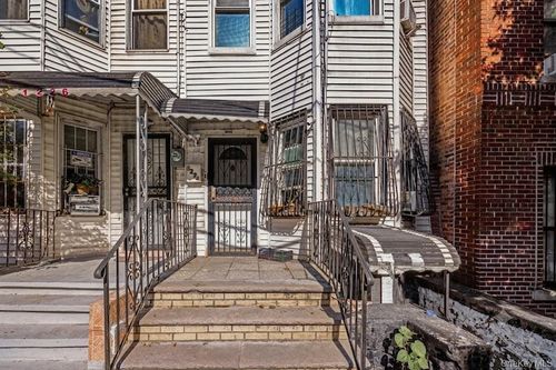 1224 Shakespeare Ave, Bronx, NY, 10452-3907 | Card Image