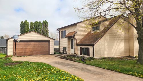 2122 W 58th St, Davenport, IA, 52806-1716 | Card Image