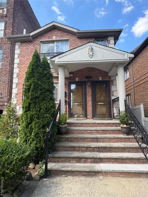 84 120th St, Kew Gardens, NY, 11415-3107 | Card Image