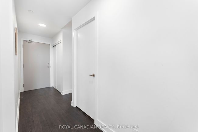 1110 - 215 Veterans Dr, Condo with 2 bedrooms, 2 bathrooms and 1 parking in Brampton ON | Image 5
