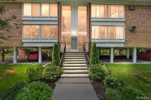 36-32030 Grand River Avenue, Farmington, MI, 48336 | Card Image