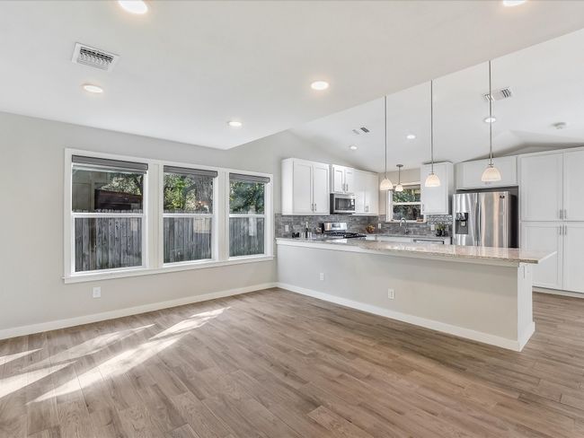 10310 Bilbrook Pl, House other with 3 bedrooms, 3 bathrooms and 4 parking in Austin TX | Image 6