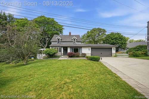 4174 Meyers Rd, Waterford, MI, 48329-1947 | Card Image
