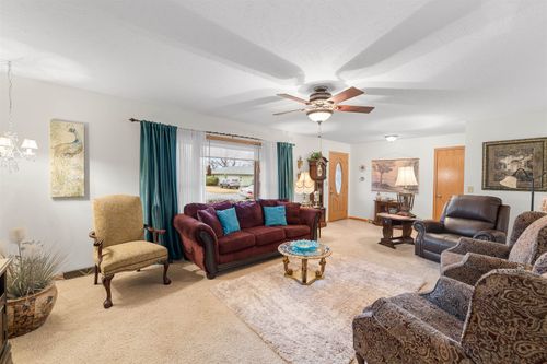 1010 Manor Rd, Salina, KS, 67401-5139 | Card Image