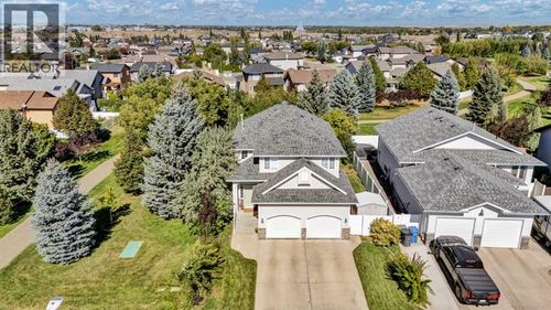 175 Sundance Rd Sw, Medicine Hat, AB, T1B4W7 | Card Image