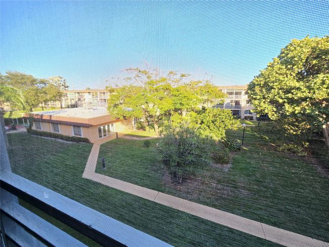 APT-303 - 4500 N Federal Hwy, Condo with 2 bedrooms, 2 bathrooms and null parking in Lighthouse Point FL | Image 12