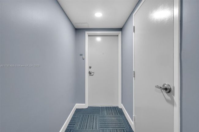 APT-1002 - 1881 79 Th Street Cswy, Condo with 2 bedrooms, 3 bathrooms and null parking in North Bay Village FL | Image 28