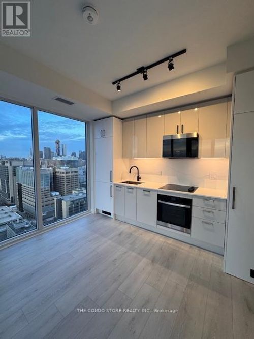 lp02-280 Dundas Street W, Toronto (Kensington-Chinatown), ON, M5T1G2 | Card Image