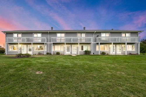 17438 W Walnut Ln, Gurnee, IL, 60031-2568 | Card Image