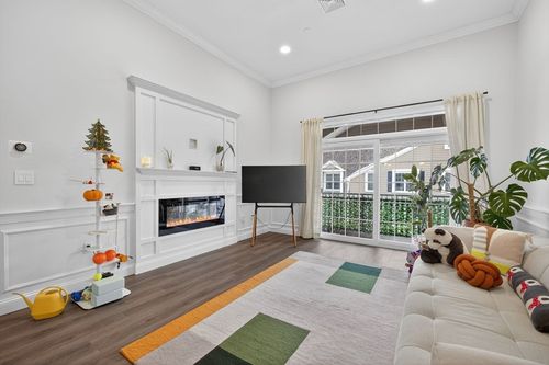 c405-320 Middlesex Ave, Medford, MA, 02155-5037 | Card Image