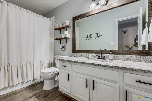 Lower level primary bath | Image 29