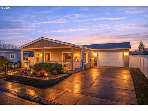 721 Oriental Ct, Molalla, OR, 97038-7388 | Card Image