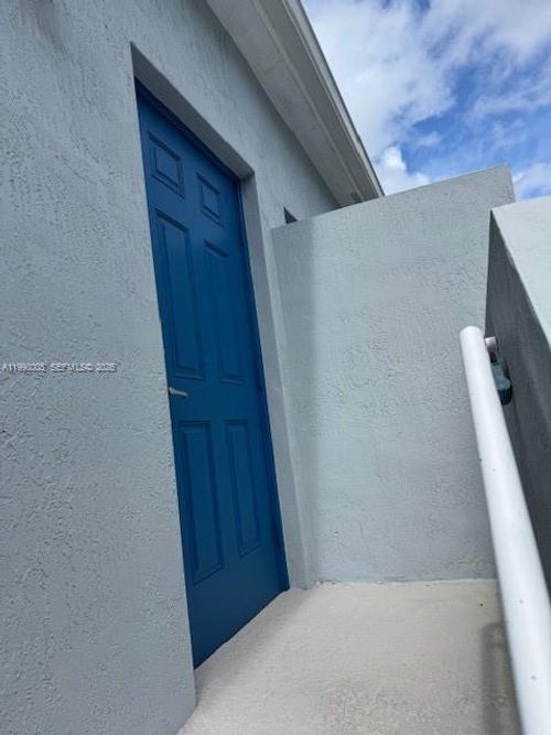 0-9430 Sw 170th Psge, Miami, FL, 33196-2960 | Card Image