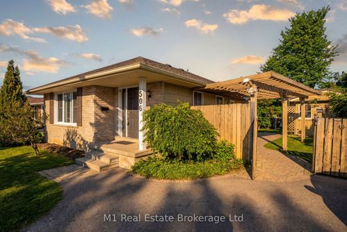 506 Mctavish St, Fergus, ON, N1M3C7 | Card Image
