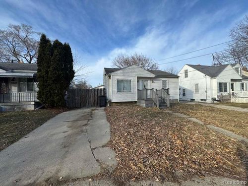 3824 Mann Hall Ave, Flint, MI, 48532-5038 | Card Image