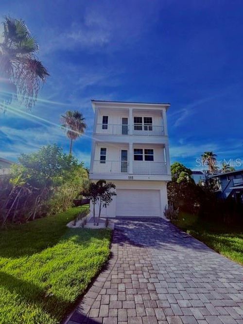 111 4th St S, BRADENTON BEACH, FL, 34217-2472 | Card Image