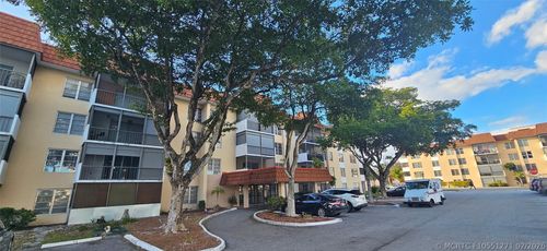 204-4156 Inverrary Dr, Lauderhill, FL, 33319-4538 | Card Image