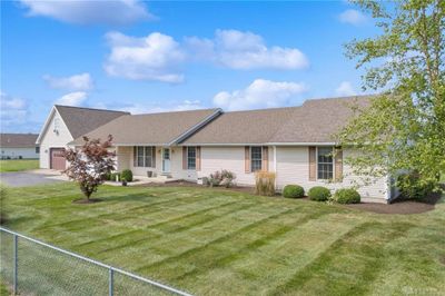 1079 Ventura Drive, House other with 4 bedrooms, 3 bathrooms and null parking in Wilmington OH | Image 1