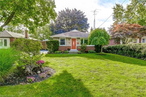 1216 De Quincy Cres, Burlington, ON, L7P1E1 | Card Image