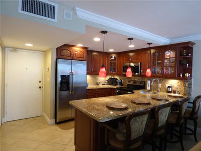 212 - 401 Ocean Dr, Condo with 1 bedrooms, 1 bathrooms and null parking in Miami Beach FL | Image 1