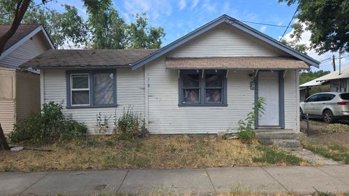 1226 Division St, Klamath Falls, OR, 97601-3504 | Card Image