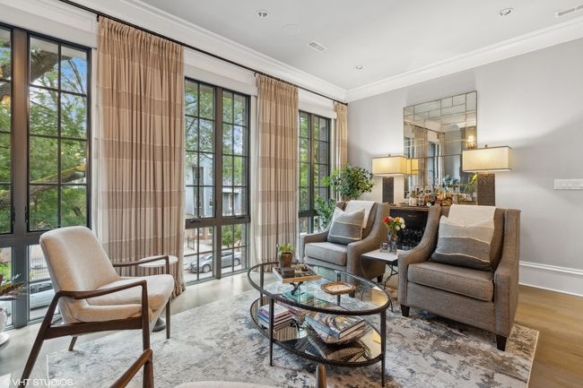 2 - 2633 N Mildred Ave, Condo with 4 bedrooms, 3 bathrooms and 1 parking in CHICAGO IL | Image 5