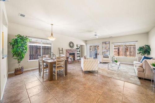 1983 Cork Oak Ln, Manteca, CA, 95336-9129 | Card Image