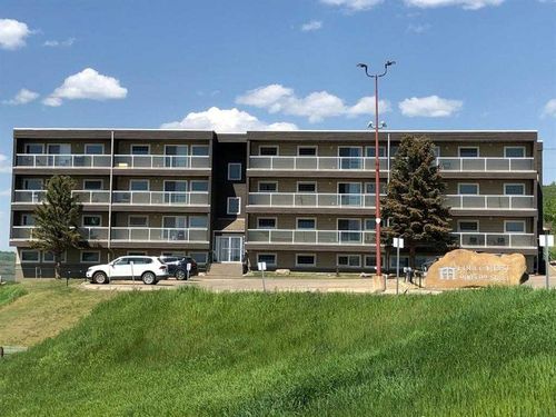 202-9005 99 St, Peace River, AB, T8S1H1 | Card Image