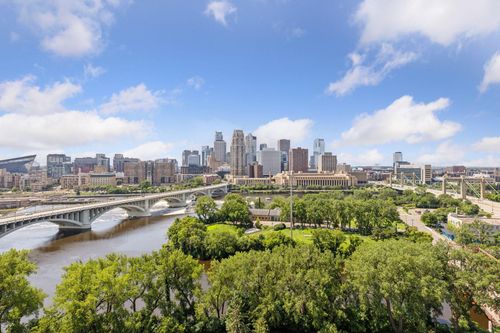 l1504-110 Bank St Se, Minneapolis, MN, 55414-3901 | Card Image