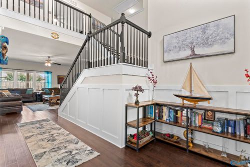 3011 Magnolia Leaf Cir Se, Owens Cross Roads, AL, 35763-8894 | Card Image