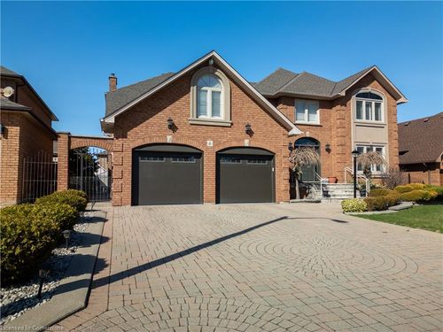 6 Embassy Dr, Hamilton, ON, L8T4Z8 | Card Image