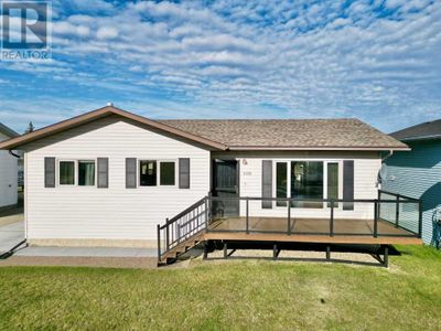 8218 102 Ave, House other with 3 bedrooms, 2 bathrooms and 4 parking in Peace River AB | Image 1