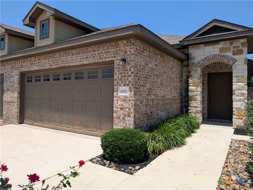 660 Creekside Cir, New Braunfels, TX, 78130-6446 | Card Image