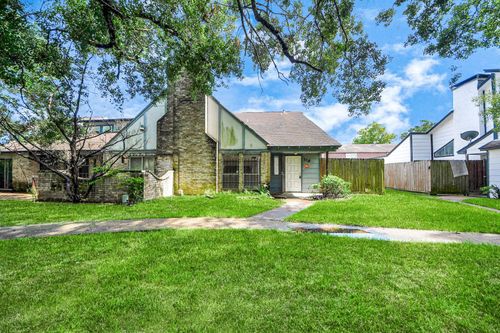 unit-d-5747 Easthampton Dr, Houston, TX, 77039-5052 | Card Image