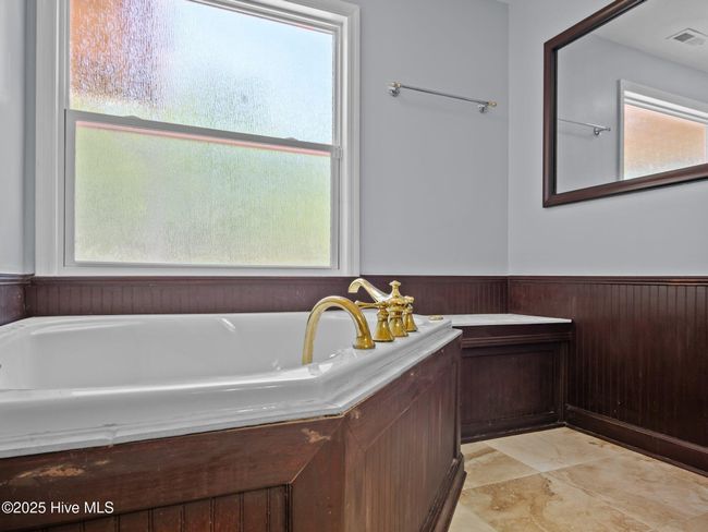 639 W Shore Dr, House other with 5 bedrooms, 4 bathrooms and 2 parking in Swansboro NC | Image 28