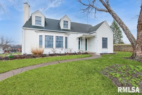 801 10th Ave, FULTON, IL, 61252-1303 | Card Image