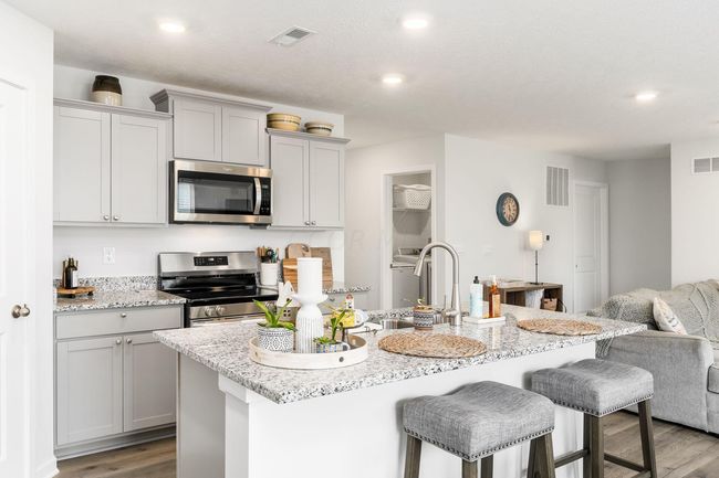 598 Faulkner Dr, House other with 3 bedrooms, 2 bathrooms and null parking in Lithopolis OH | Image 5