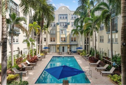 533 3rd Ave, Fort Lauderdale, FL, 33301-3273 | Card Image