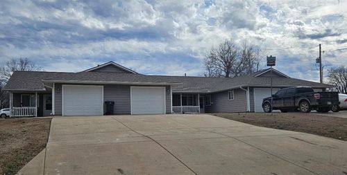 205 Indiana St, Oswego, KS, 67356-1731 | Card Image