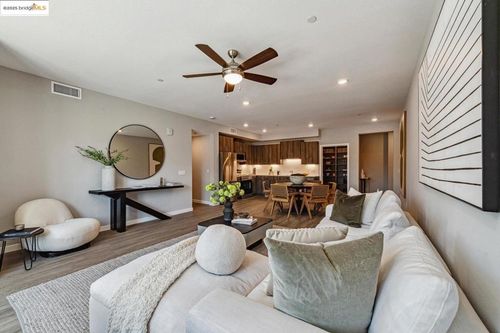 apt-408-2400 Adeline St, Oakland, CA, 94607-2481 | Card Image