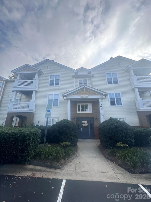 17215 Doe Valley Ct, Cornelius, NC, 28031-5668 | Card Image