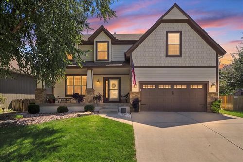 18569 W 165th St, Olathe, KS, 66062-7931 | Card Image