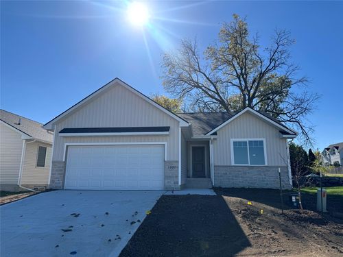 1000 Commons Ct, Carlisle, IA, 50047-6303 | Card Image