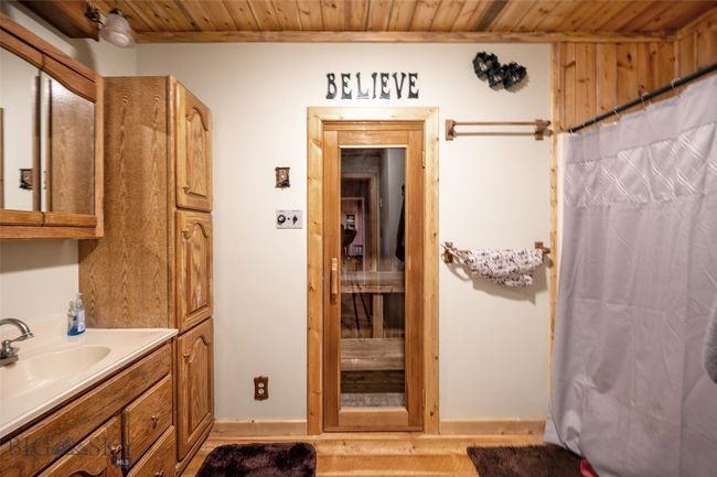 Bath & Sauna | Image 10