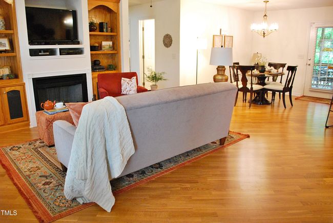 12 Living Room into Dining Room | Image 12
