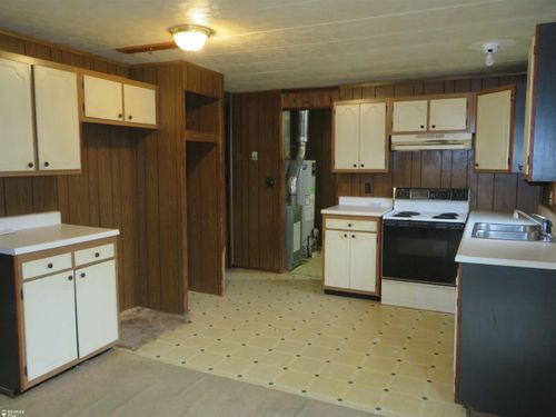 6781 Rhodes Rd, Houghton Lake, MI, 48629-9062 | Card Image