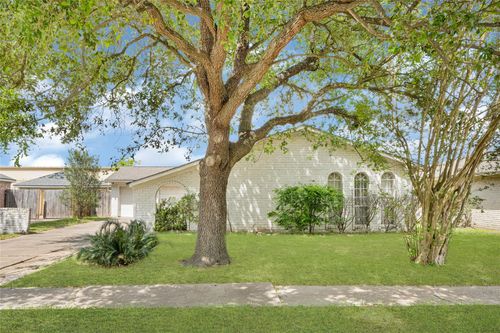 12326 South Dr, Houston, TX, 77099-2422 | Card Image