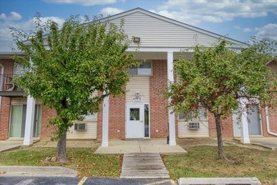 109 - 659 E Fullerton Avenue, Condo with 2 bedrooms, 1 bathrooms and 1 parking in Glendale Heights IL | Image 1